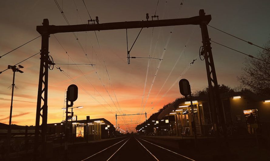 Электромонтажные работы и услуги электрики в Москве